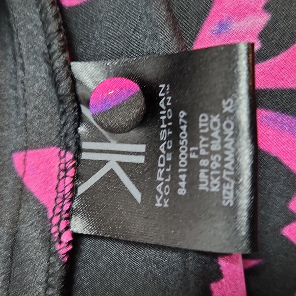 Kardashian Kollection wrap style pleated peplum animal print top Size-XS - Picture 7 of 7